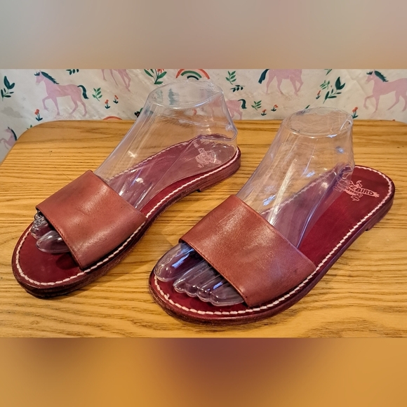 EUC Freebird Red Smooth Leather Slide On Flat Casual Sandal Flip Flop Shoe SZ 9 - Picture 3 of 7